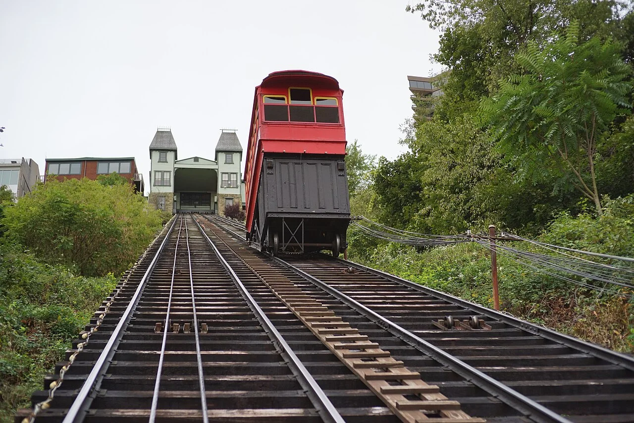 Pittsburgh Ascending the Duquesne Incline on Mount Washington .