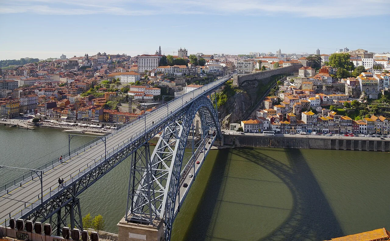 Porto Dom Luis I bridge over the Douro river connecting Vila Nova de Gaia and Porto, in Portugal.